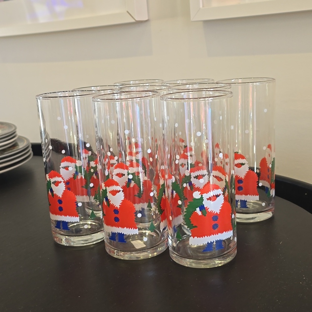 Mid century Modern Vintage Santa Claus Christmas drinking glasses set of 9